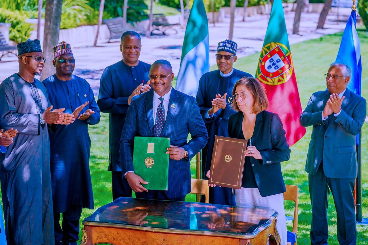 Youth and Sports Development Minister Sunday Dare Signs Several Memorandums of Understanding With Portugal On Sports And Youth In The Presence Of President Muhammadu Buhari And Portugal’s Prime Minister