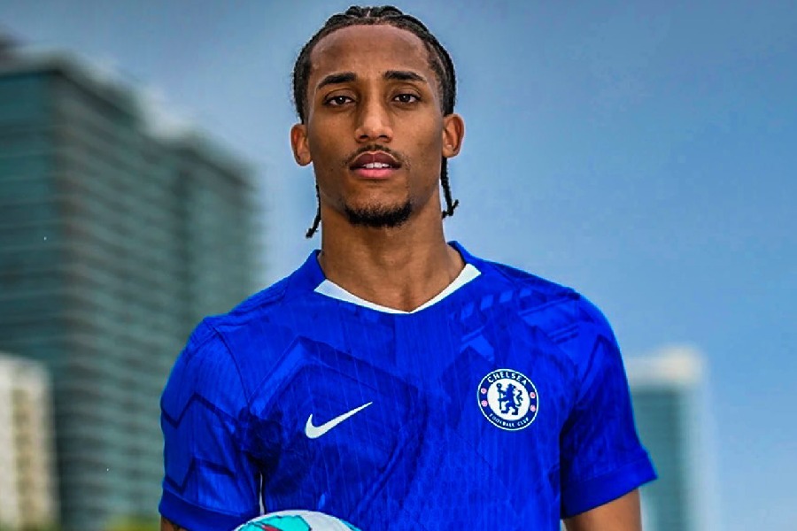 Joao Pedro joins Chelsea from Brighton.